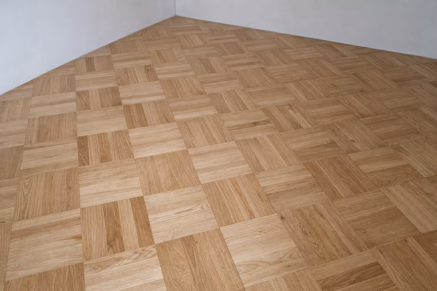 Układanie nowego parkietu